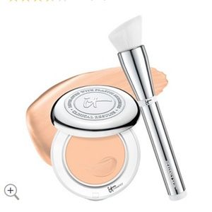 IT Confidence in a Compact in medium NWT